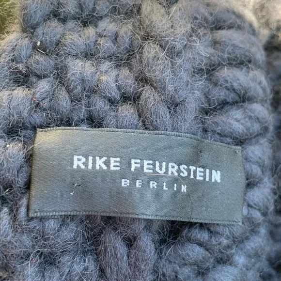 Rike Feurstein Berlin 100% Wool Hat Mint Condition display picture 2
